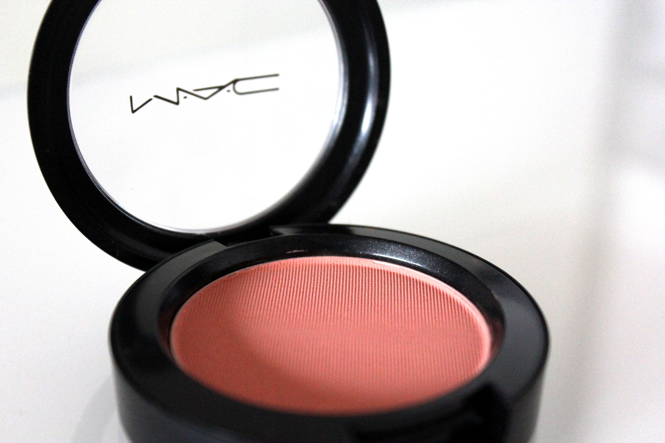 Rouge (cosmetics)