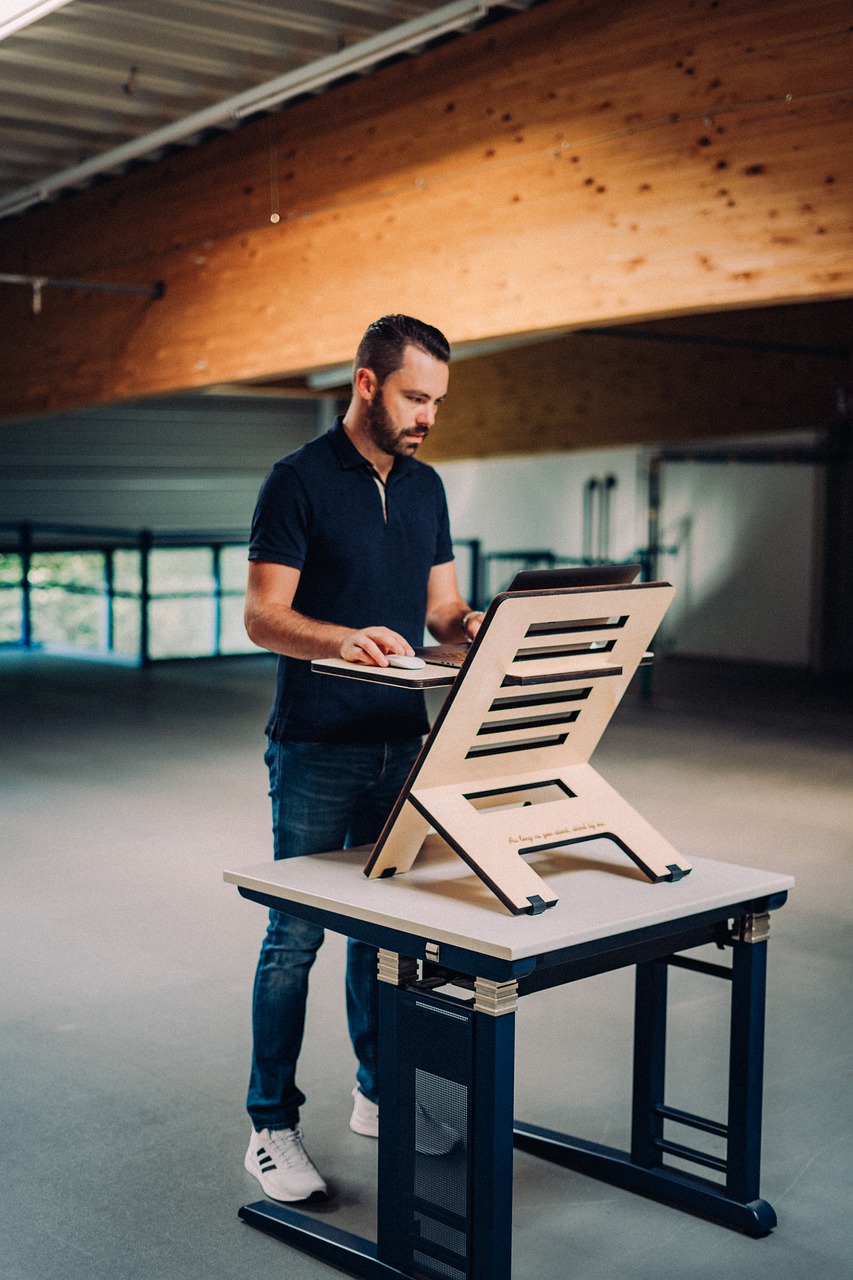 Standing desk logo