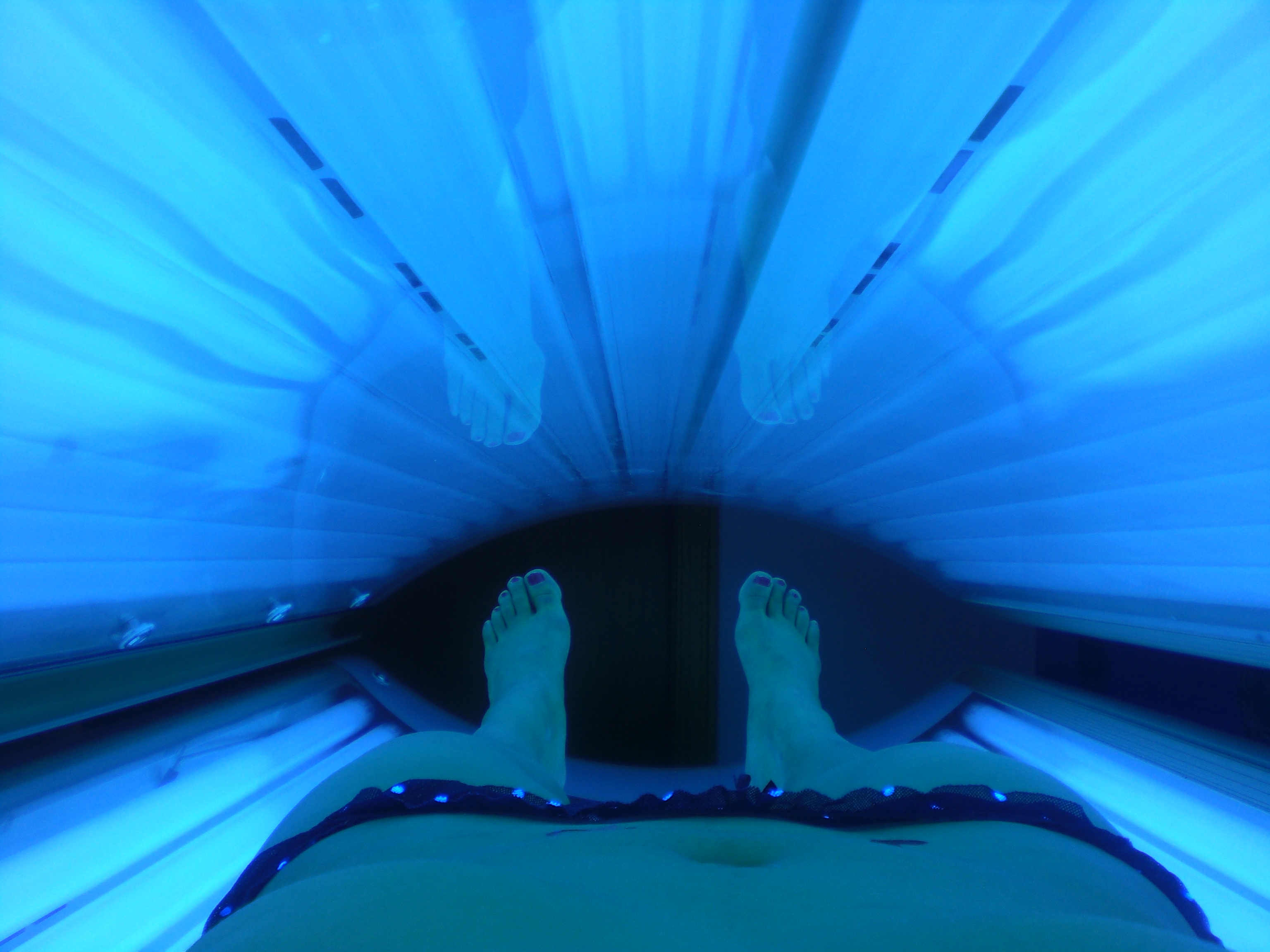 Sunless tanning