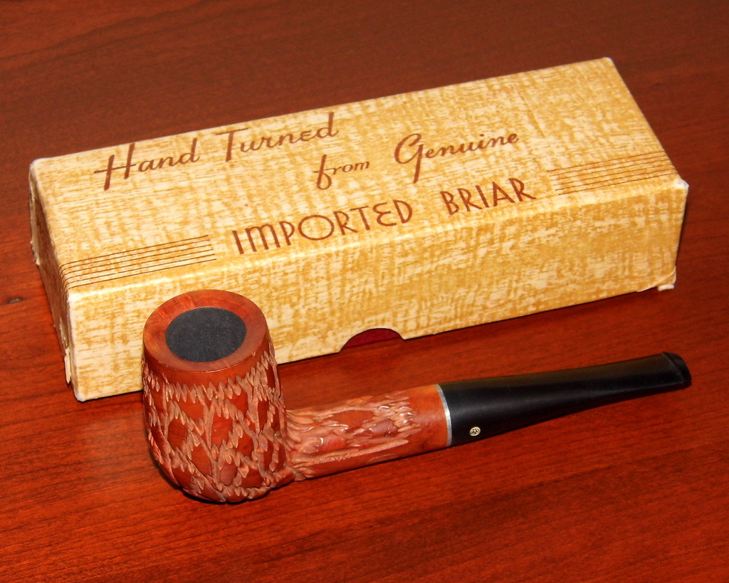 Tobacco pipe logo