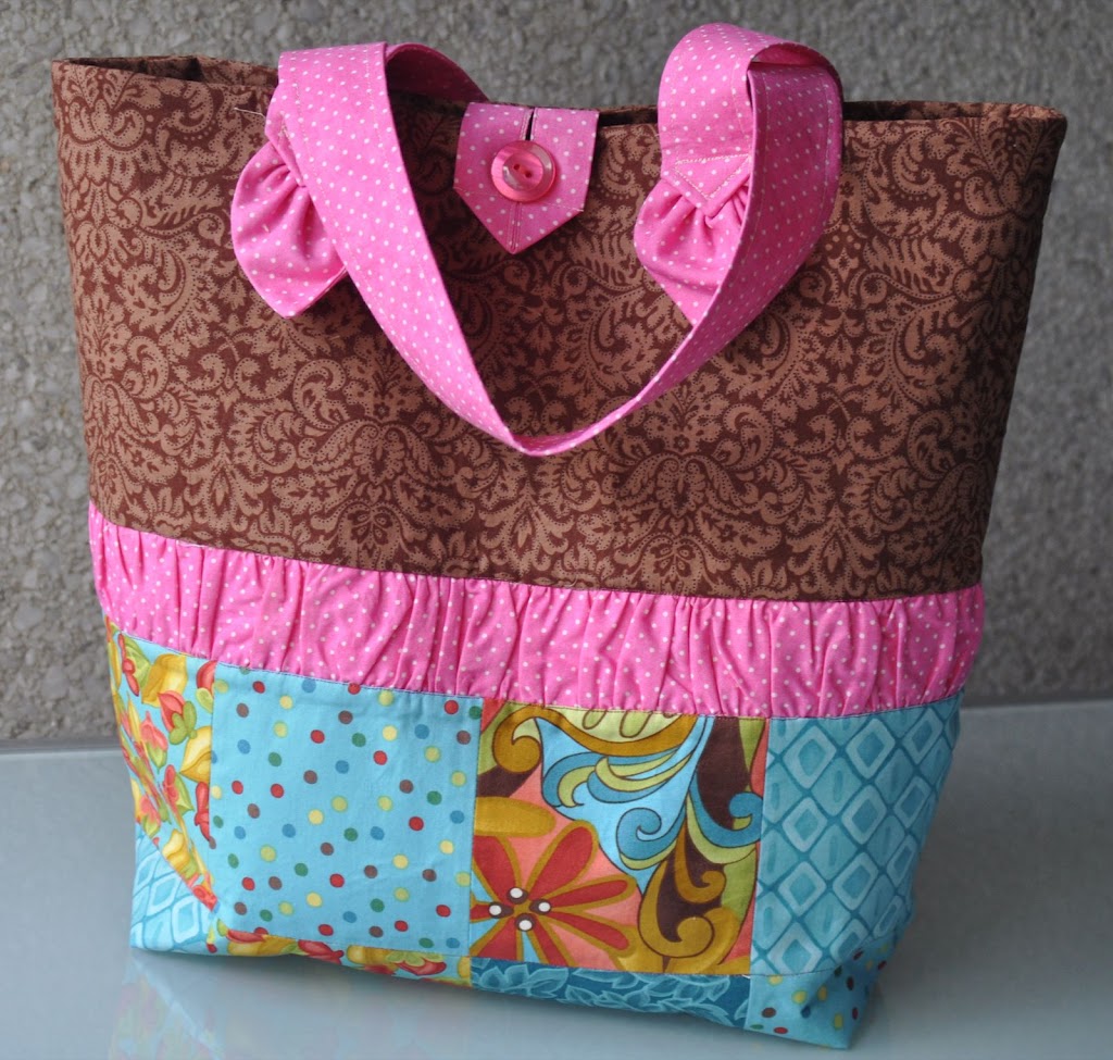 Tote bag logo