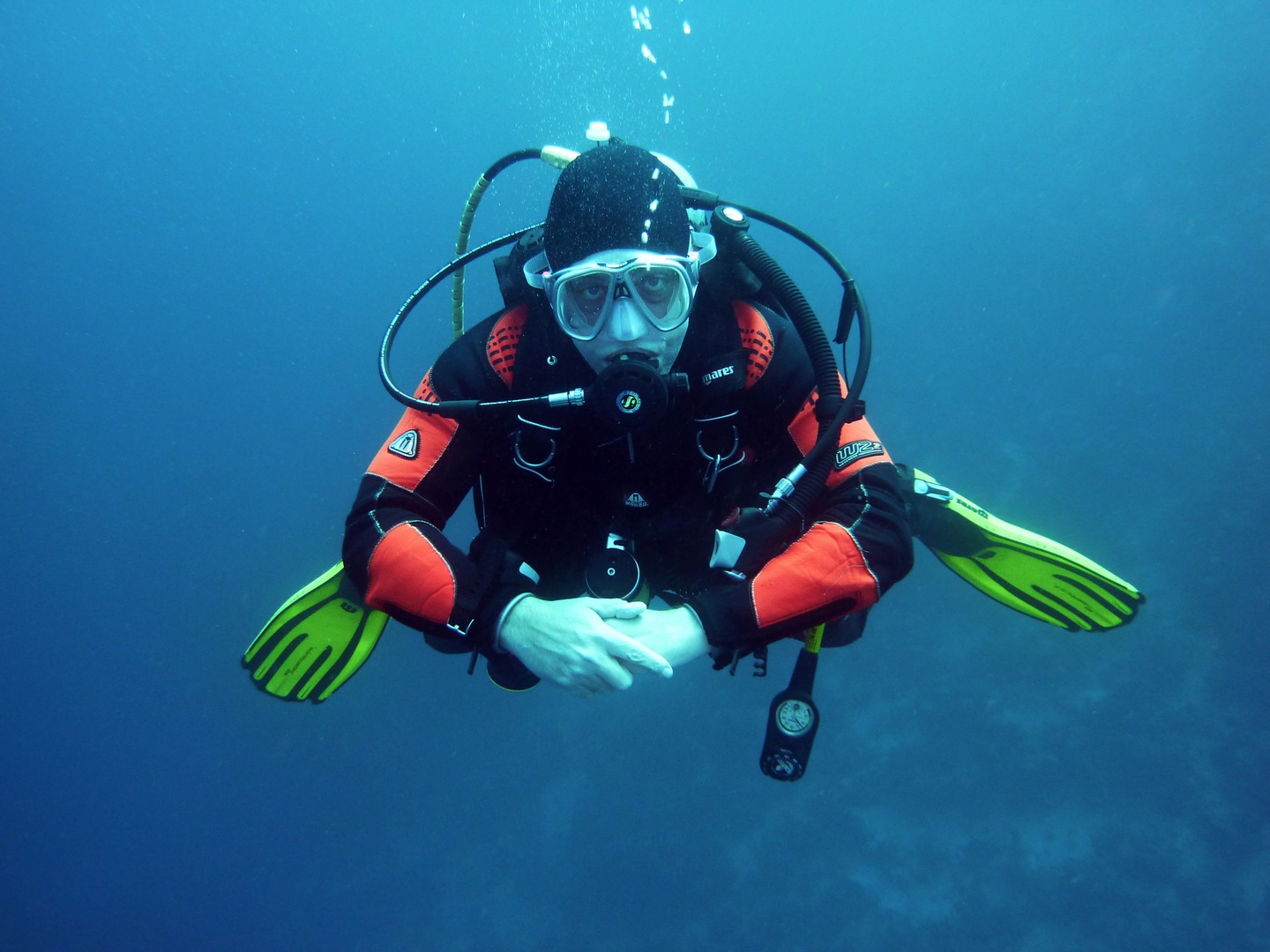 Underwater diving logo