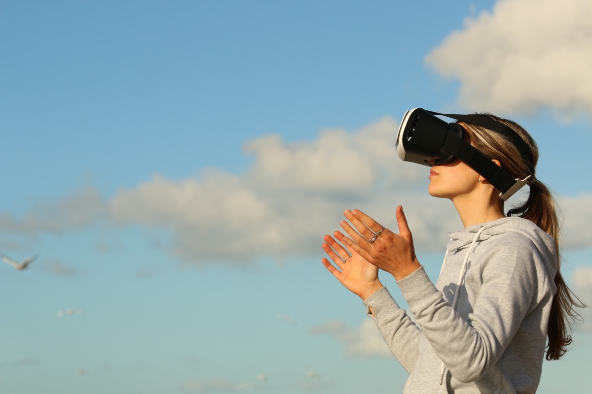 Virtual reality logo