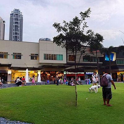 Bonifacio High Street