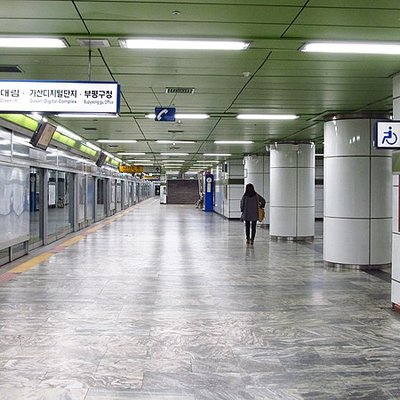 Nonhyeon Station