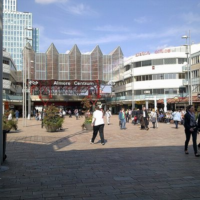 Almere Centrum railway station