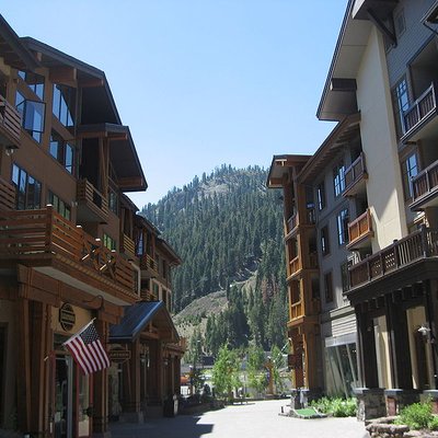 Squaw Valley Ski Resort logo