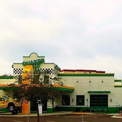 Quaker Steak & Lube logo