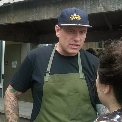 Chuck Hughes (chef)