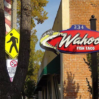 Wahoo's Fish Taco logo