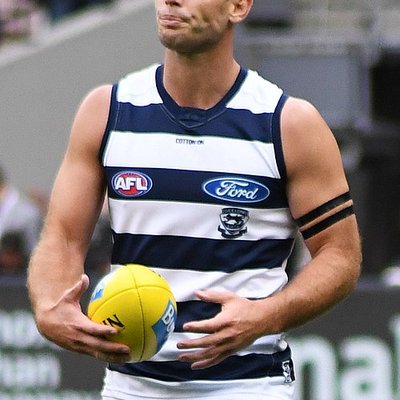 Tom Hawkins (footballer)