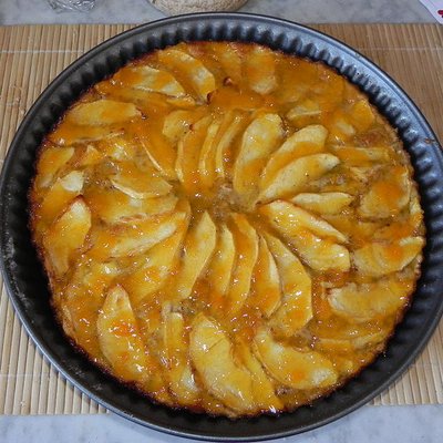 Apple cake
