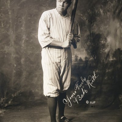 Slugging percentage logo