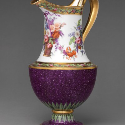 Pitcher (container) logo