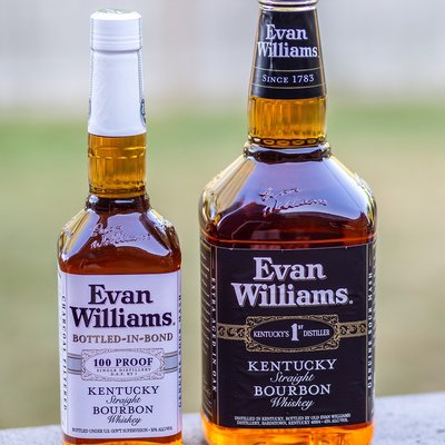 Evan Williams (whiskey) logo