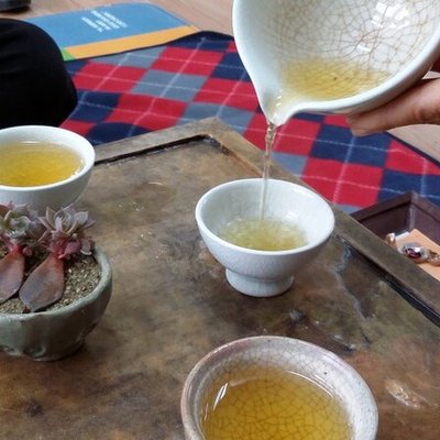 Yellow tea logo