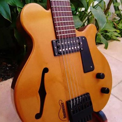 Seven-string guitar