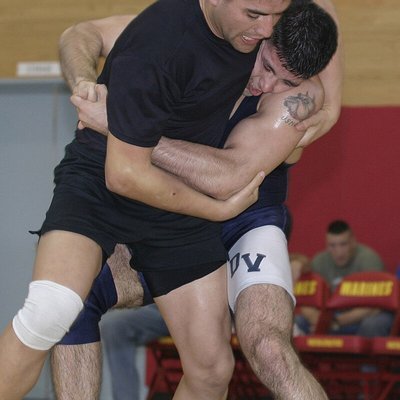 Clinch fighting logo
