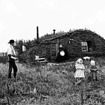 Homesteading / Survivalism logo