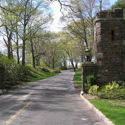 Winged Foot Golf Club logo