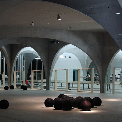 Tama Art University