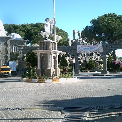 Belek logo