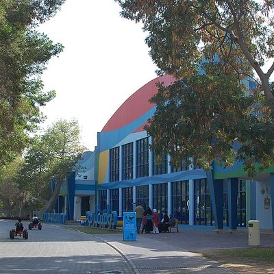Dubai Dolphinarium