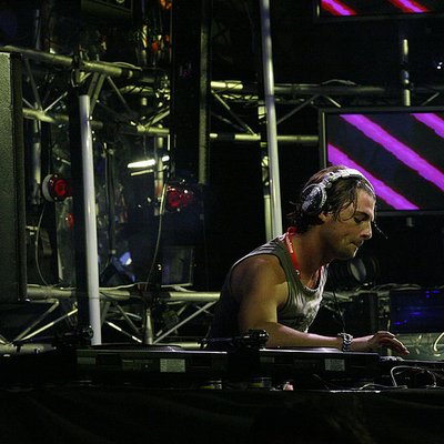 Dj Axwell