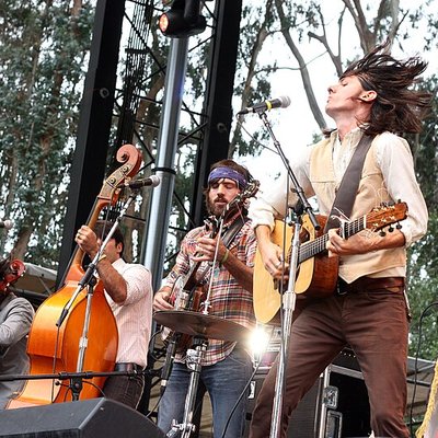 The Avett Brothers logo