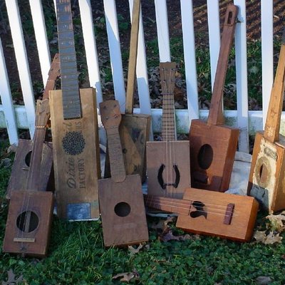 Cigar box guitar