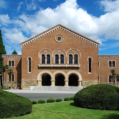 Hitotsubashi University
