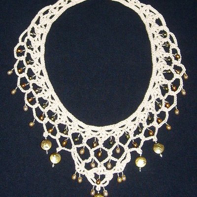 Handmade Jewelry (Jewellery) Club logo