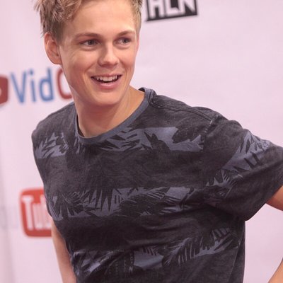 Caspar Lee