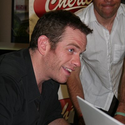 Garou (singer)