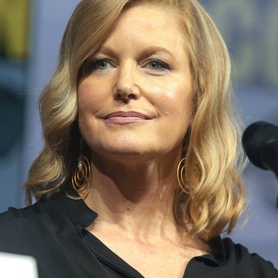 Anna Gunn logo