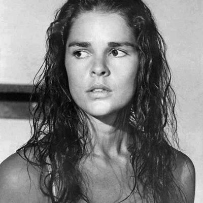 Ali MacGraw logo