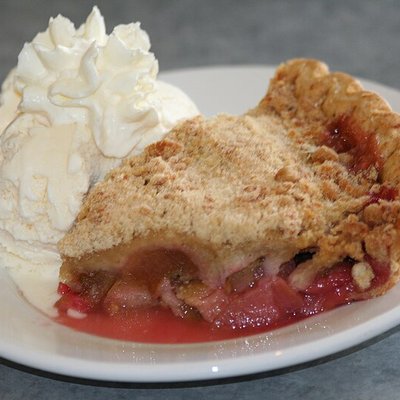 Rhubarb pie