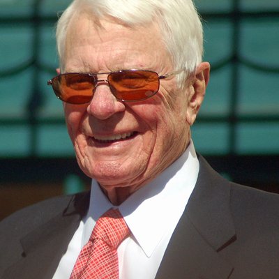 Peter Graves logo