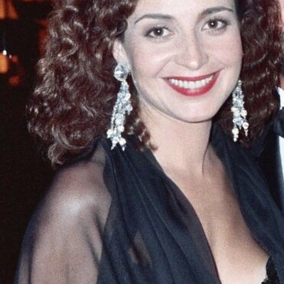 Annie Potts logo