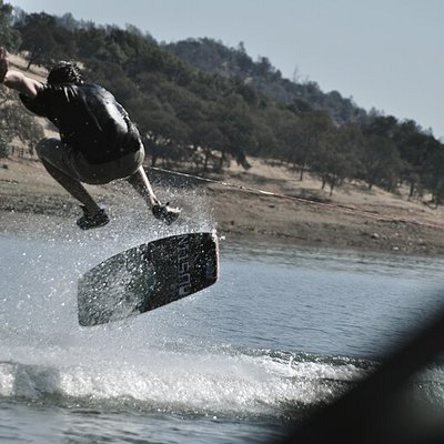 Wakeskating logo