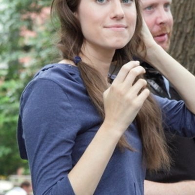 Allison Williams (actress) logo