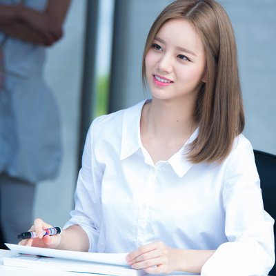 Lee Hyeri logo
