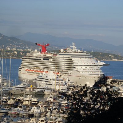 Carnival Breeze