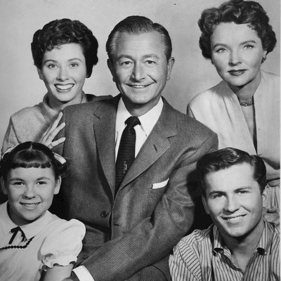 Father Knows Best logo