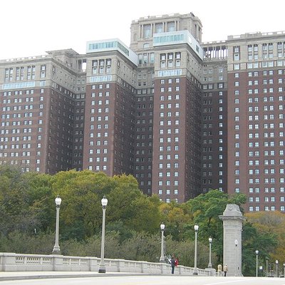Hilton Chicago logo