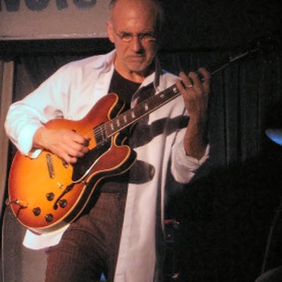 Larry Carlton