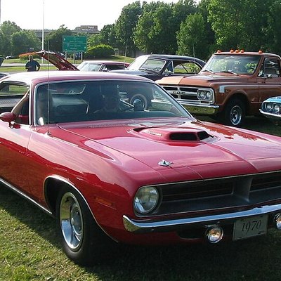 Plymouth Barracuda logo