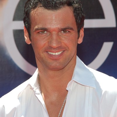Tony Dovolani