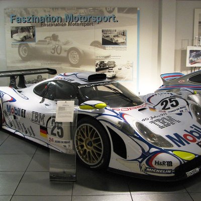 Porsche 911 GT1