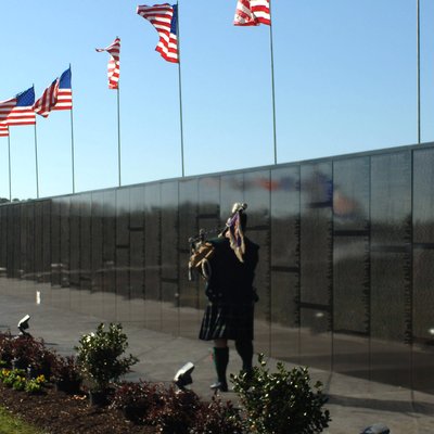 Vietnam Veterans Memorial logo